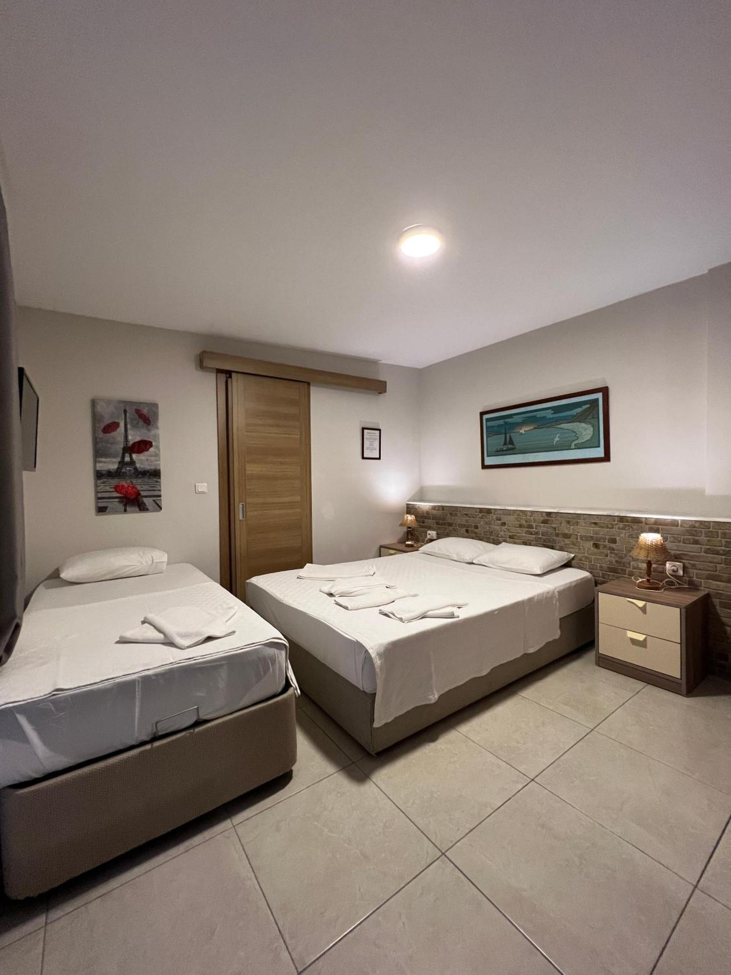 Bayram Hotel Çeşme Buitenkant foto