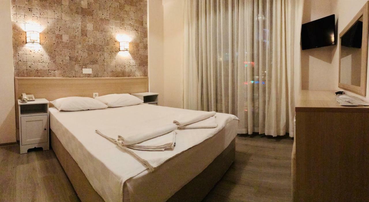 Bayram Hotel Çeşme Buitenkant foto
