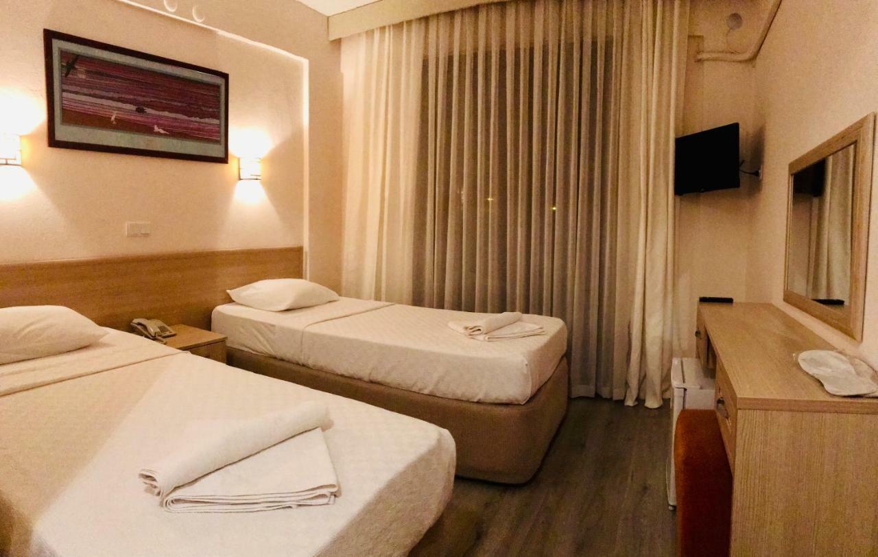 Bayram Hotel Çeşme Buitenkant foto